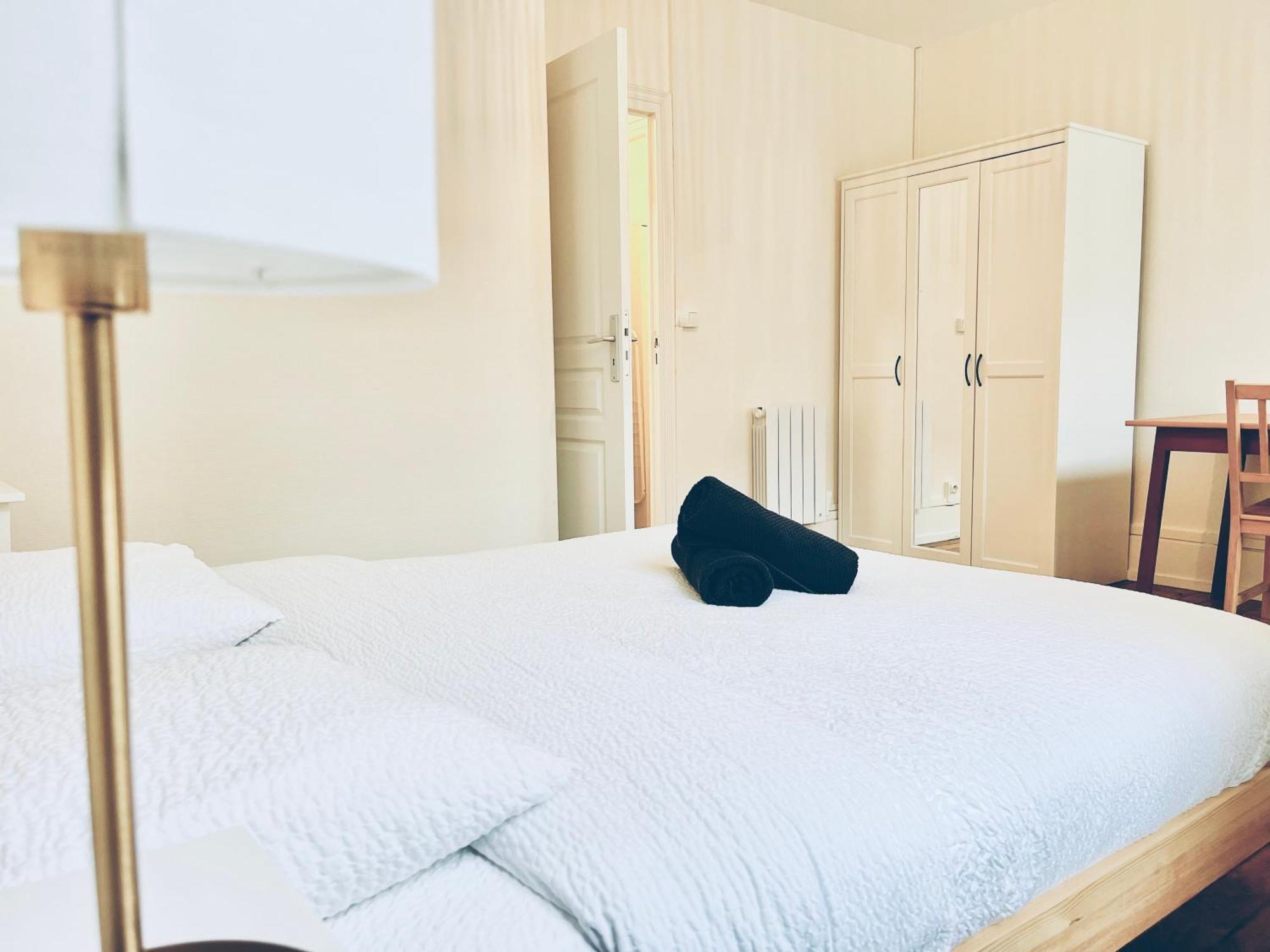 Appartement Pinede - 2 Chambres - Centre Ville Orléans Dış mekan fotoğraf